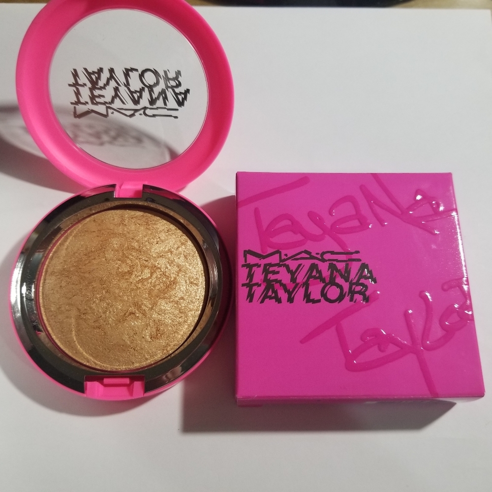 MAC Mineralize SkinFinish NIB